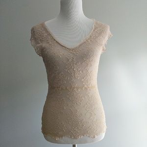 Express V-neck Lace Top Scallop Hem Nude